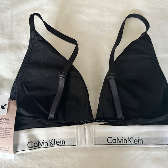 Calvin Klein Lightly Lined V-Neck Bralette - Picture 3 of 3